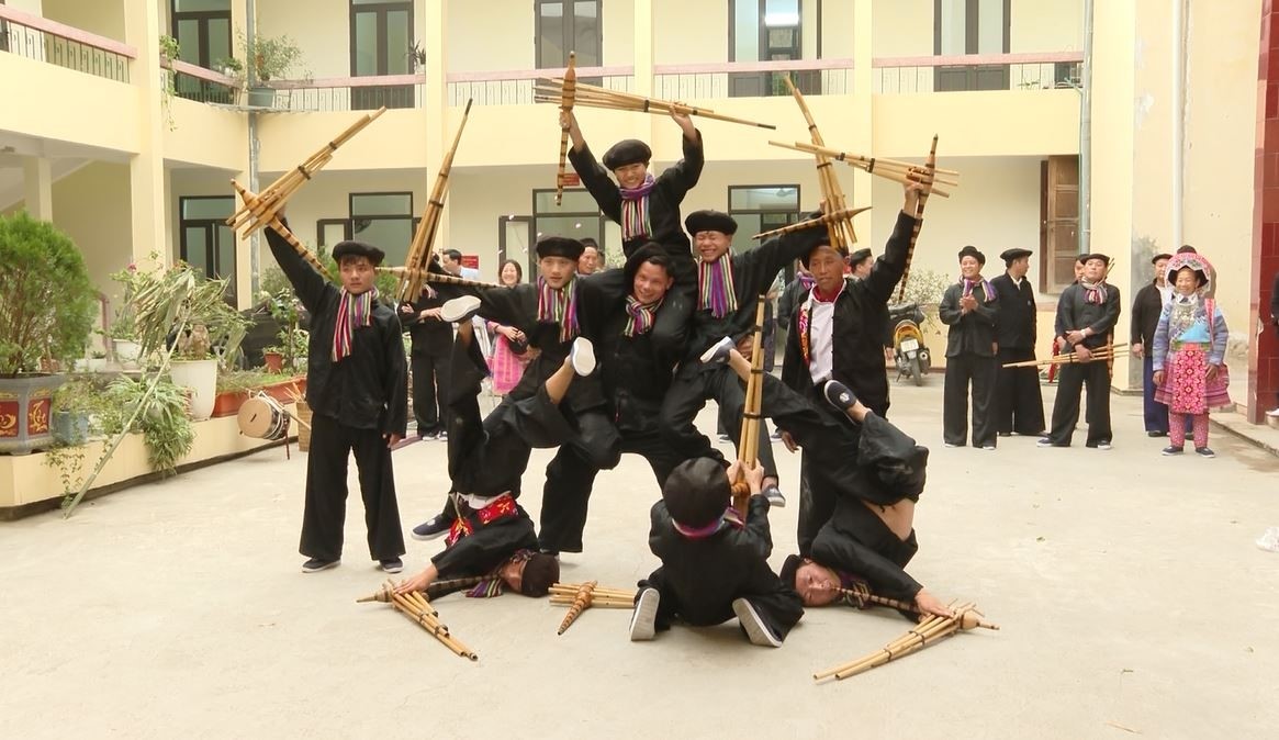 Xín Mần tham gia Hội thi thổi và múa Khèn mông tỉnh Hà Giang năm 2023